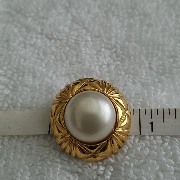 Chanel earring - Picture 7 of 10